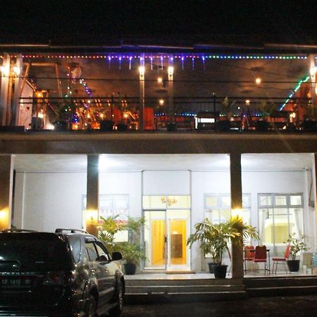 Hotel Mathilda Maumere Exterior foto