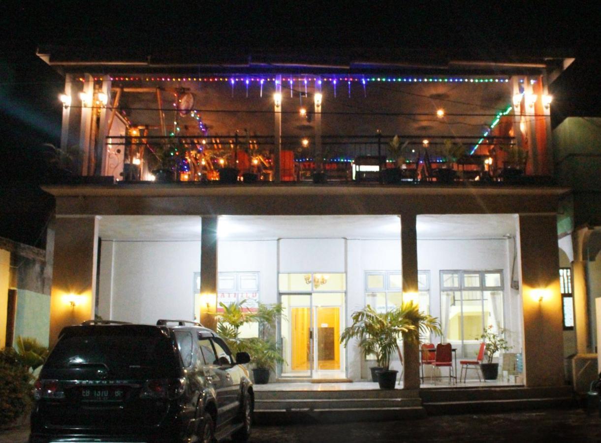 Hotel Mathilda Maumere Exterior foto